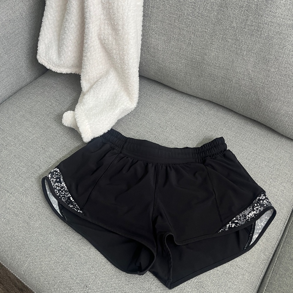 Lululemon Hotty Hot short